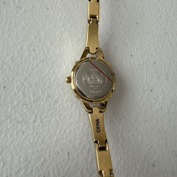 GUESS Women's Gold Tone Crystal Accent Watch 22 MM Self Adjustable Bracelet - Picture 5 of 7